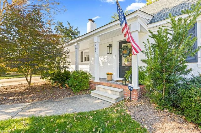 545 Caren DR, Virginia Beach, VA 23452