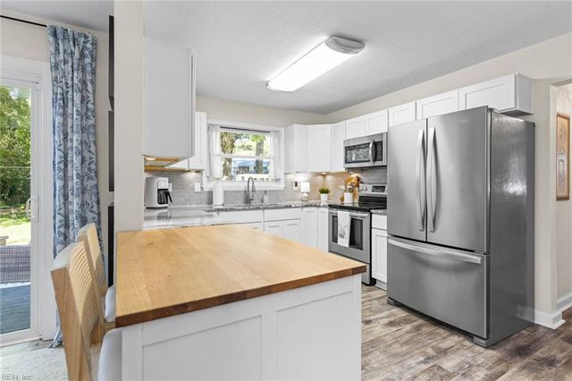 545 Caren DR, Virginia Beach, VA 23452