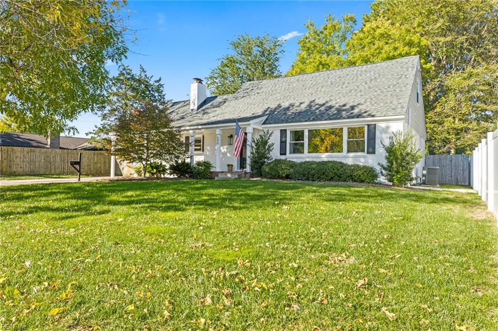 545 Caren DR, Virginia Beach, VA 23452
