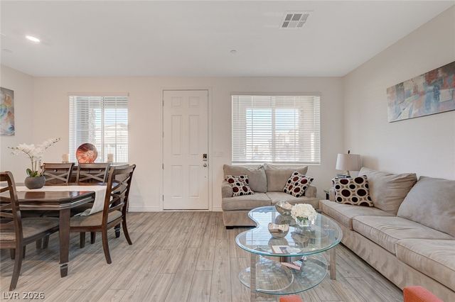 7320 North Decatur Boulevard 5, Las Vegas, NV 89131