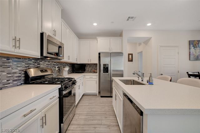7320 North Decatur Boulevard 5, Las Vegas, NV 89131