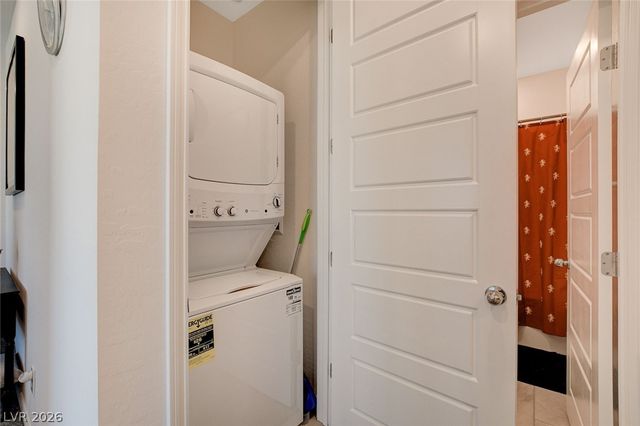 7320 North Decatur Boulevard 5, Las Vegas, NV 89131