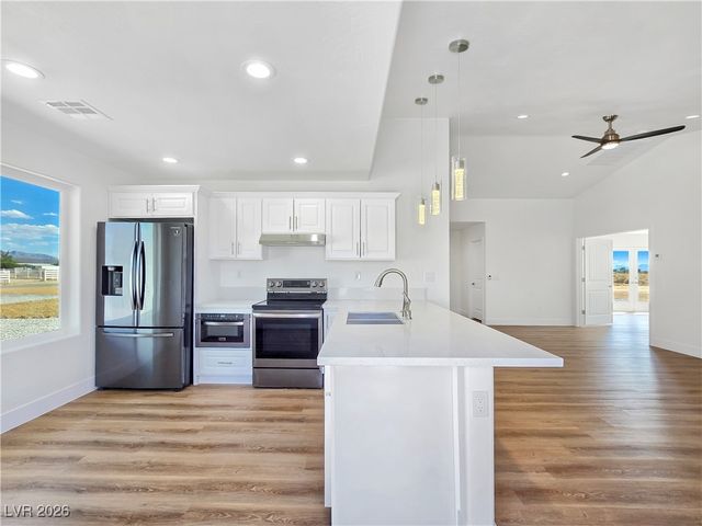 5880 Johnnie Mine Street, Pahrump, NV 89060