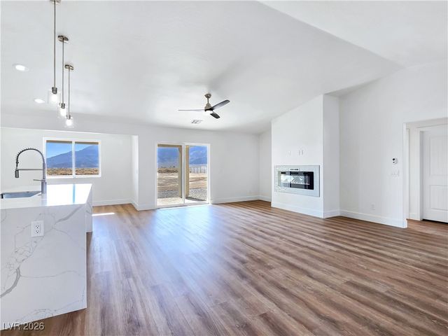 5880 Johnnie Mine Street, Pahrump, NV 89060