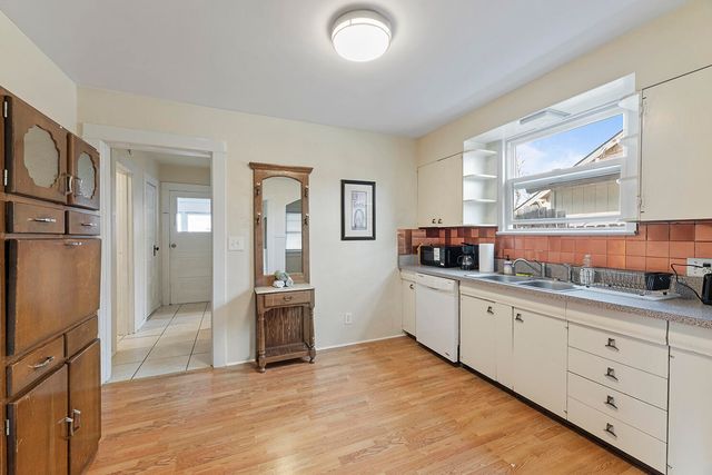 813 E 9th Street, Medford, OR 97504