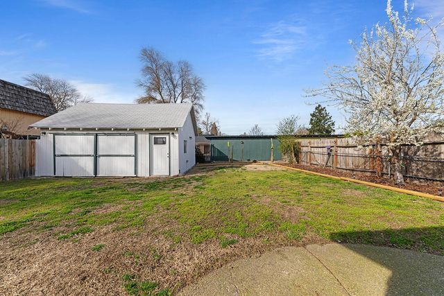 813 E 9th Street, Medford, OR 97504