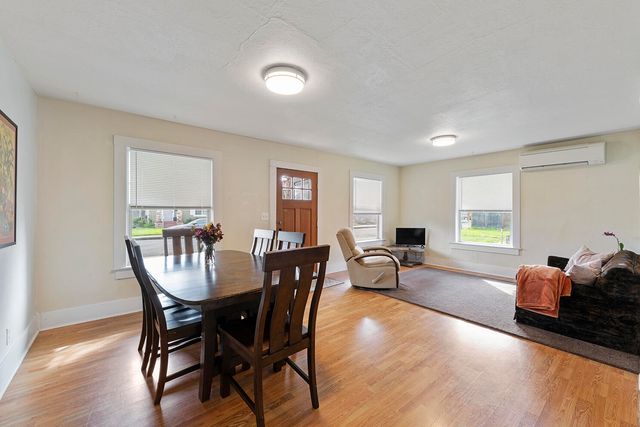 813 E 9th Street, Medford, OR 97504