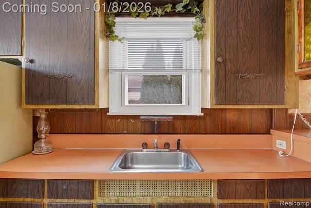 12996 Castle Street, Southgate, MI 48195