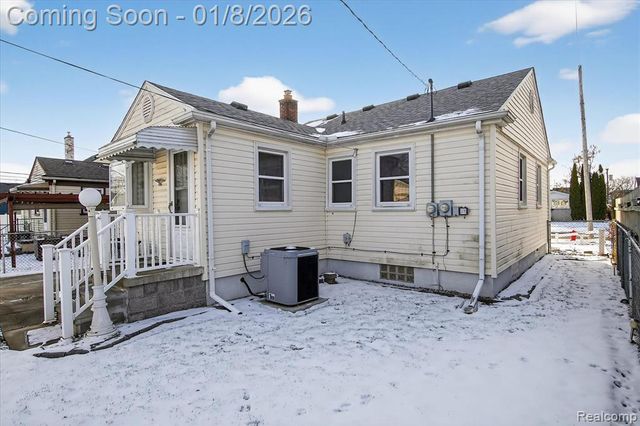 12996 Castle Street, Southgate, MI 48195