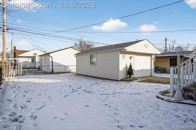 12996 Castle Street, Southgate, MI 48195