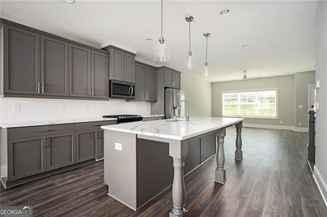 1947 Drew Drive, Atlanta, GA 30318