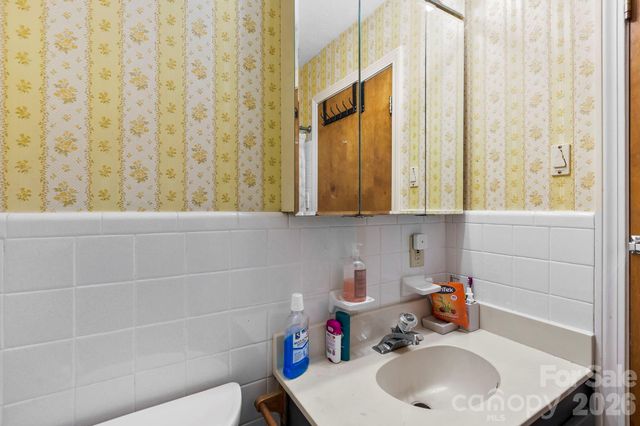 11 N Marley Drive, Flat Rock, NC 28731