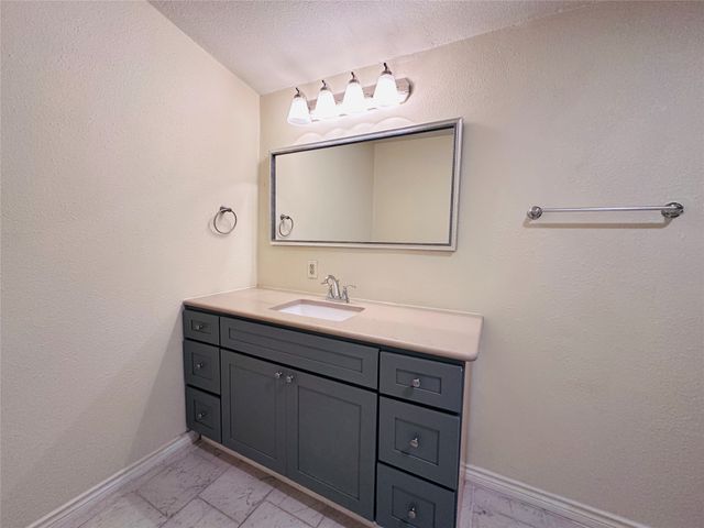 1610 Lebanon Avenue, Dallas, TX 75208