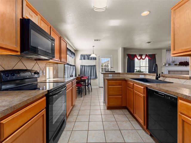 348 King Elder LN, Leander, TX 78641