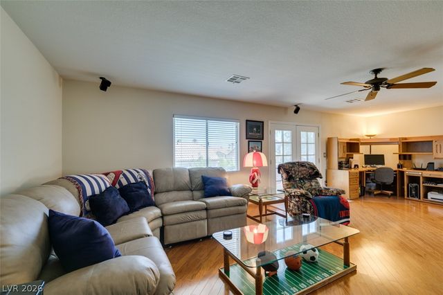 2578 Cornerbrook Circle, Henderson, NV 89052