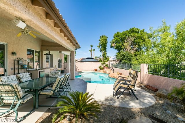 2578 Cornerbrook Circle, Henderson, NV 89052