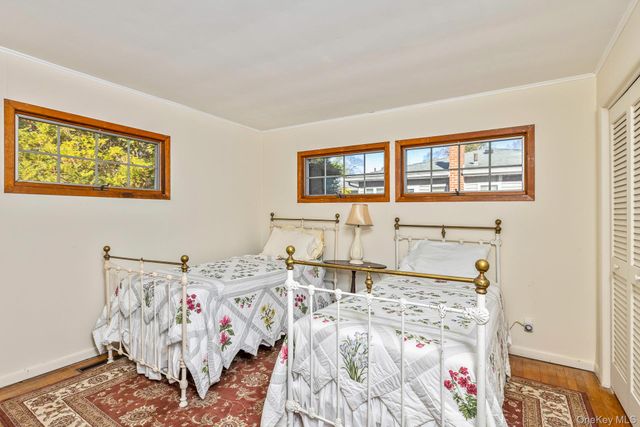 14 Whiting Road, East Quogue, NY 11942