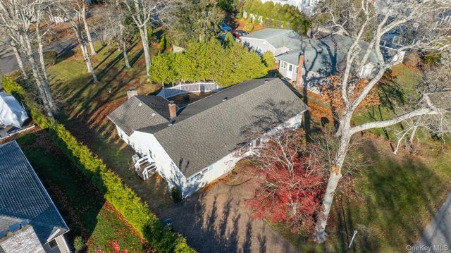 14 Whiting Road, East Quogue, NY 11942