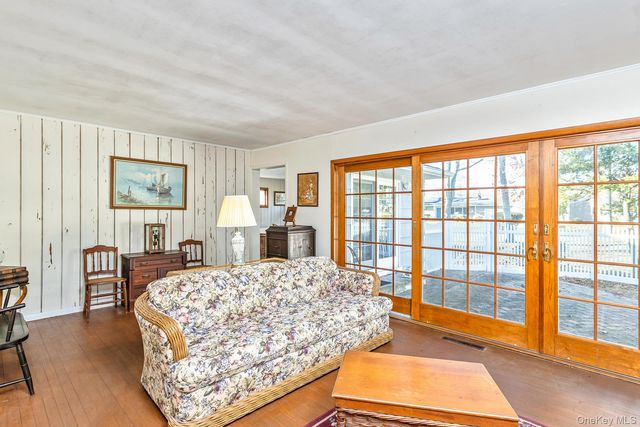 14 Whiting Road, East Quogue, NY 11942