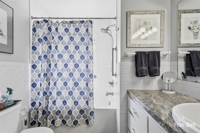 7410 Cherry Avenue, Jenison, MI 49428