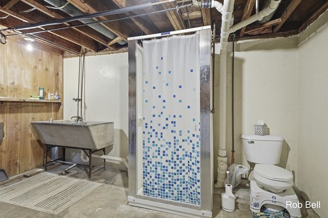 7410 Cherry Avenue, Jenison, MI 49428