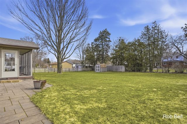 7410 Cherry Avenue, Jenison, MI 49428