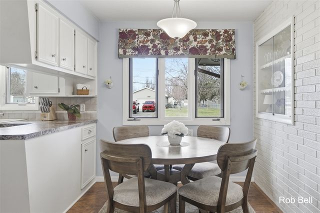 7410 Cherry Avenue, Jenison, MI 49428