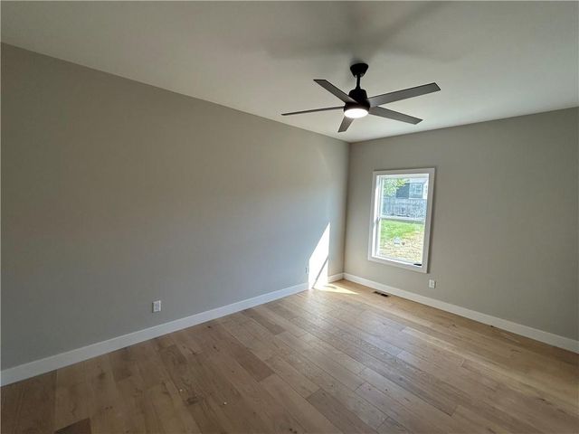 2372 NE Colonnade Avenue, Grain Valley, MO 64029