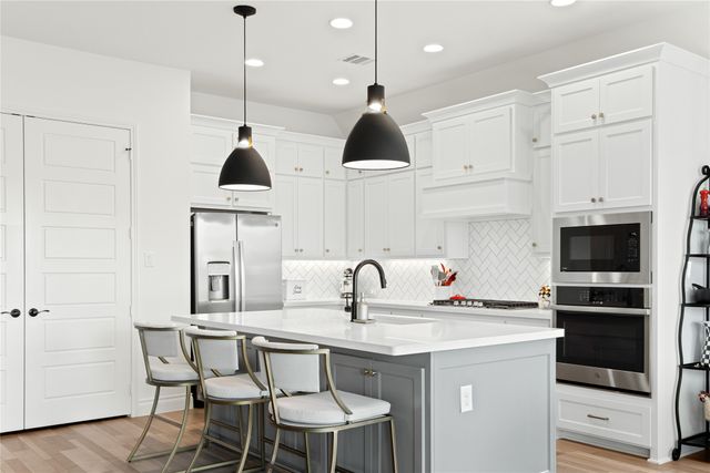 2221 Meridian Place, Midlothian, TX 76065