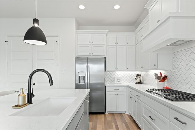 2221 Meridian Place, Midlothian, TX 76065