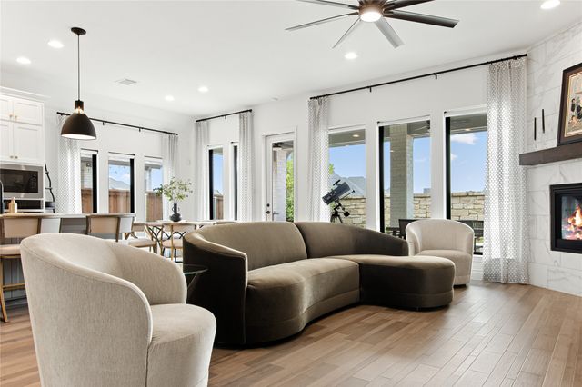 2221 Meridian Place, Midlothian, TX 76065