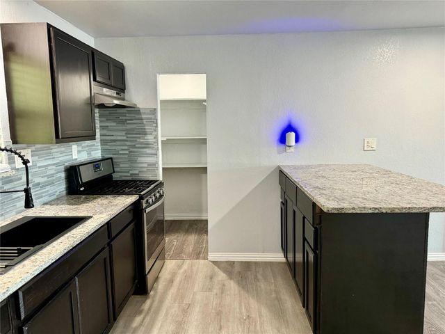 2618 Creekview Drive, Granbury, TX 76048
