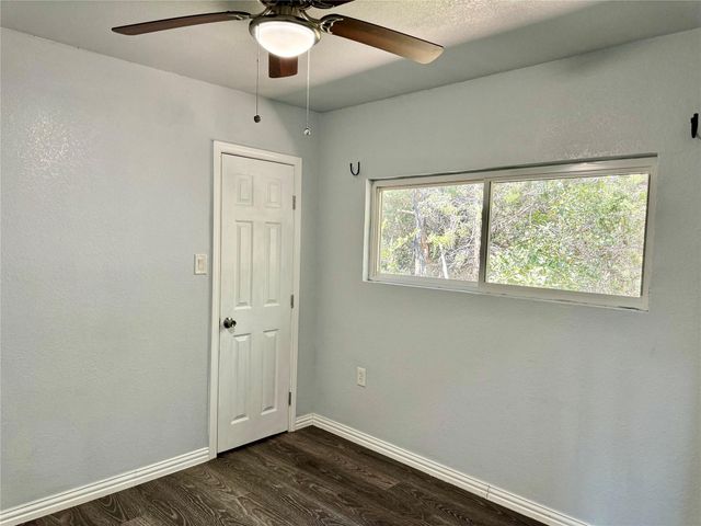 2618 Creekview Drive, Granbury, TX 76048