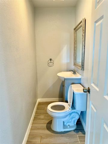 2618 Creekview Drive, Granbury, TX 76048