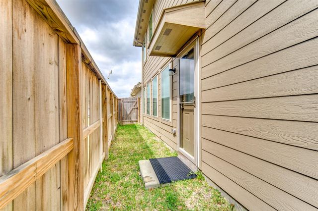 19583 Manduca Drive, New Caney, TX 77357