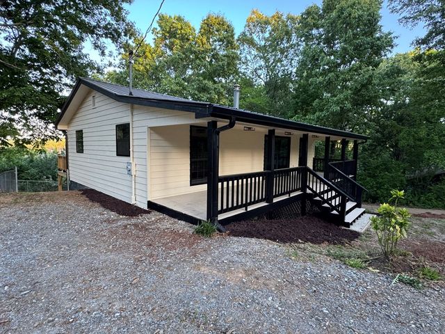 678 Lakeview Circle, Morganton, GA 30560