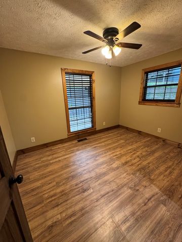 678 Lakeview Circle, Morganton, GA 30560