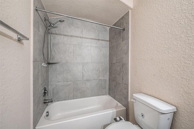 3030 Currier Court, Rosenberg, TX 77471