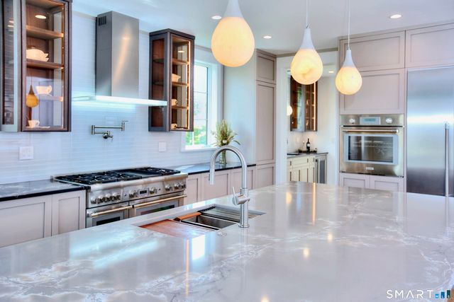 22 Apple Tree Trail, Westport, CT 06880