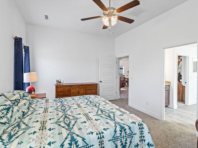 2402 England Lane, Pea Ridge, AR 72751