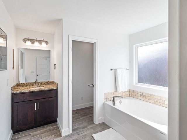 2402 England Lane, Pea Ridge, AR 72751