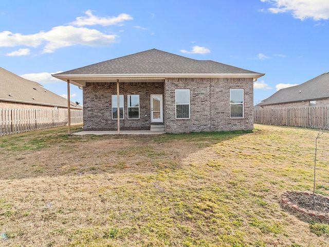 2402 England Lane, Pea Ridge, AR 72751