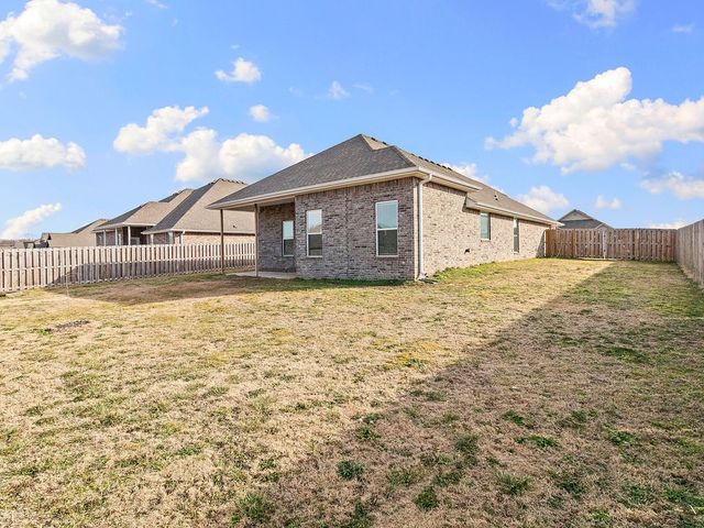 2402 England Lane, Pea Ridge, AR 72751