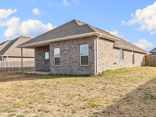 2402 England Lane, Pea Ridge, AR 72751
