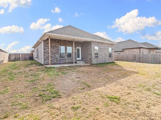 2402 England Lane, Pea Ridge, AR 72751