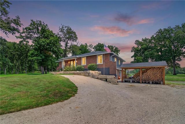 21801 S Martha Road, Peculiar, MO 64078
