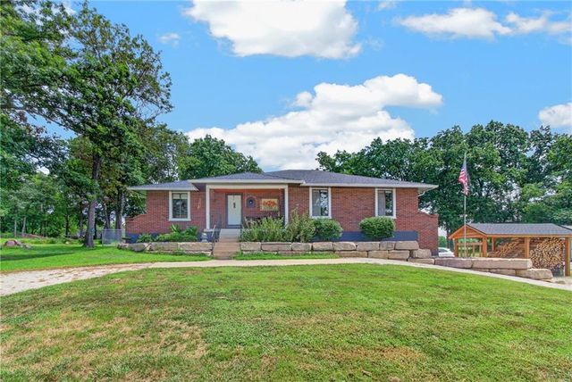 21801 S Martha Road, Peculiar, MO 64078