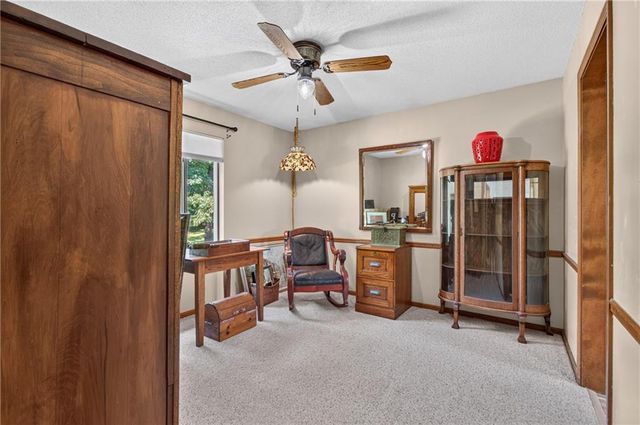 21801 S Martha Road, Peculiar, MO 64078
