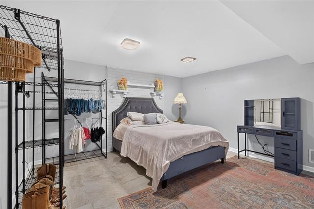 21801 S Martha Road, Peculiar, MO 64078