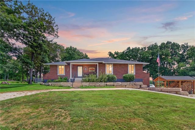 21801 S Martha Road, Peculiar, MO 64078